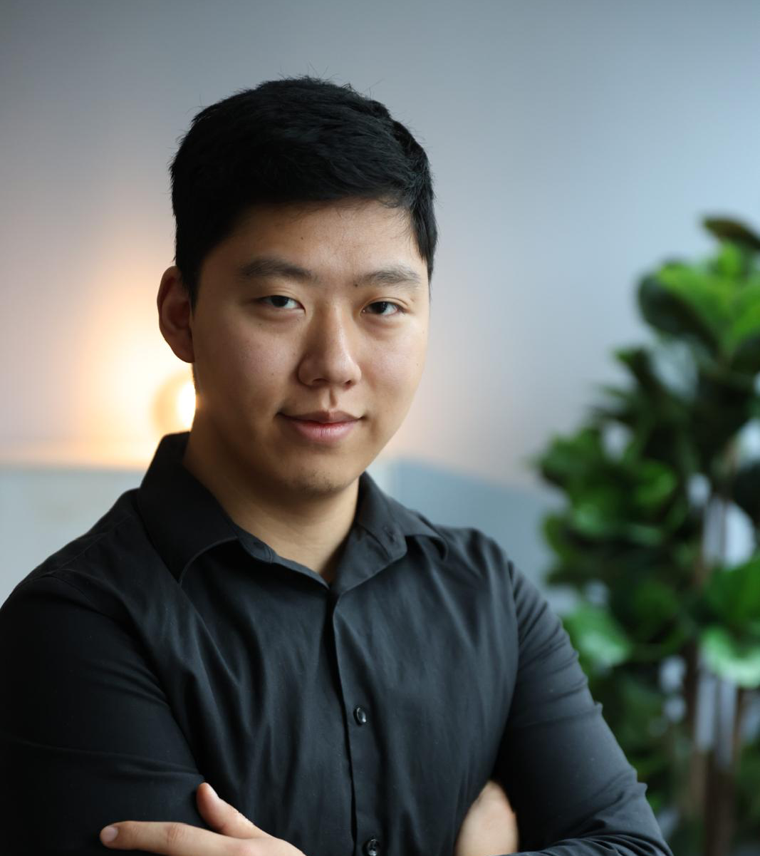 Yichen Feng - Sales & Consulting Portrait