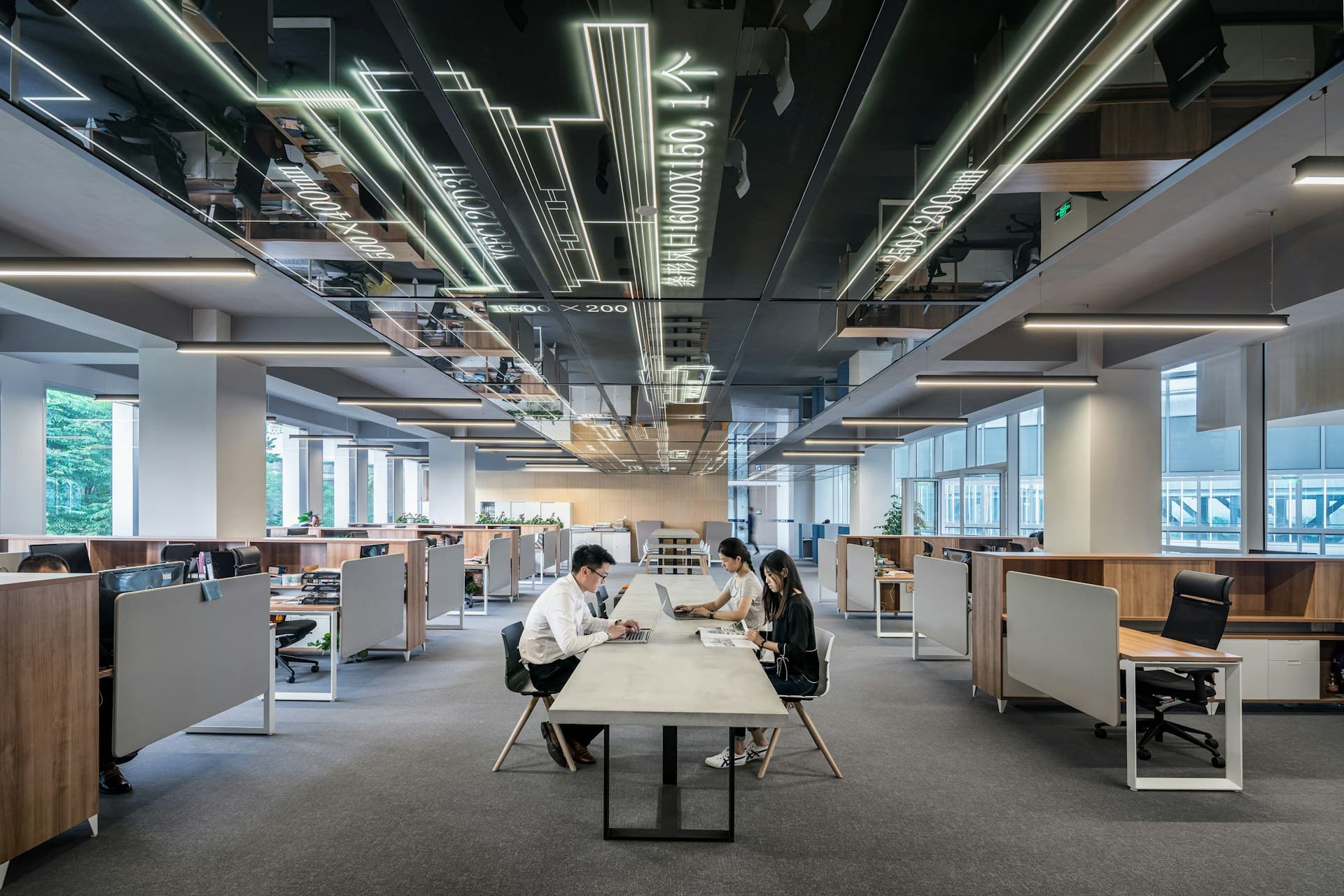 Unternehmer werden im Büro beraten